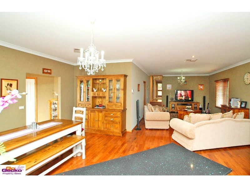 50 Elizabeth Crescent, Queanbeyan NSW 2620