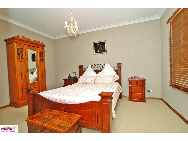 50 Elizabeth Crescent, Queanbeyan NSW 2620