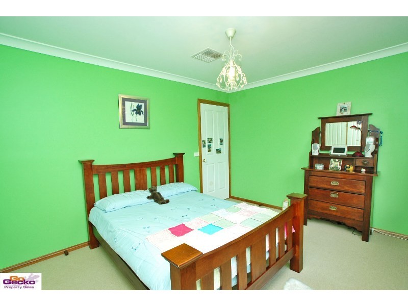 50 Elizabeth Crescent, Queanbeyan NSW 2620