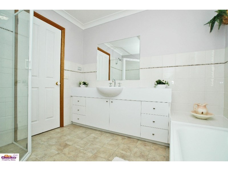 50 Elizabeth Crescent, Queanbeyan NSW 2620