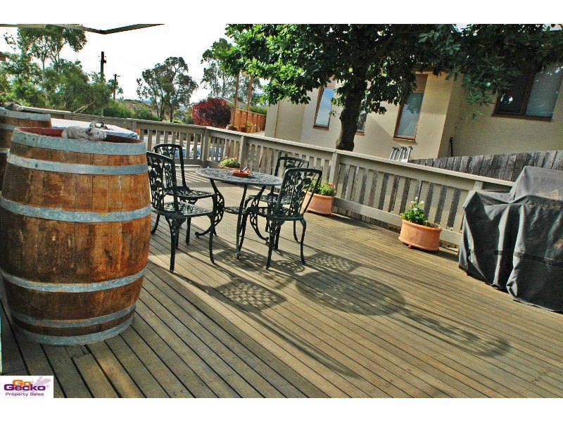 50 Elizabeth Crescent, Queanbeyan NSW 2620