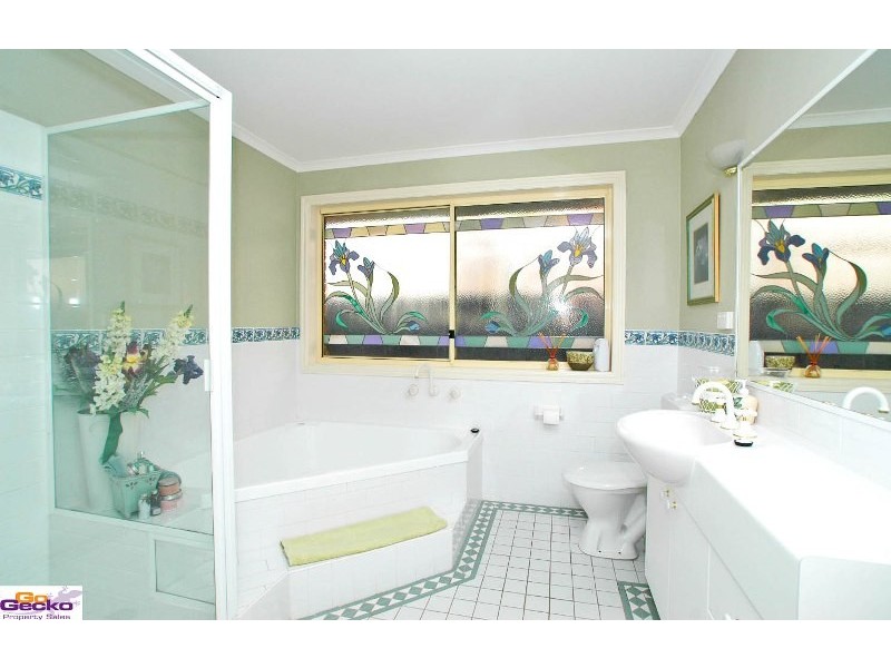 3 english Grove, Jerrabomberra NSW 2619