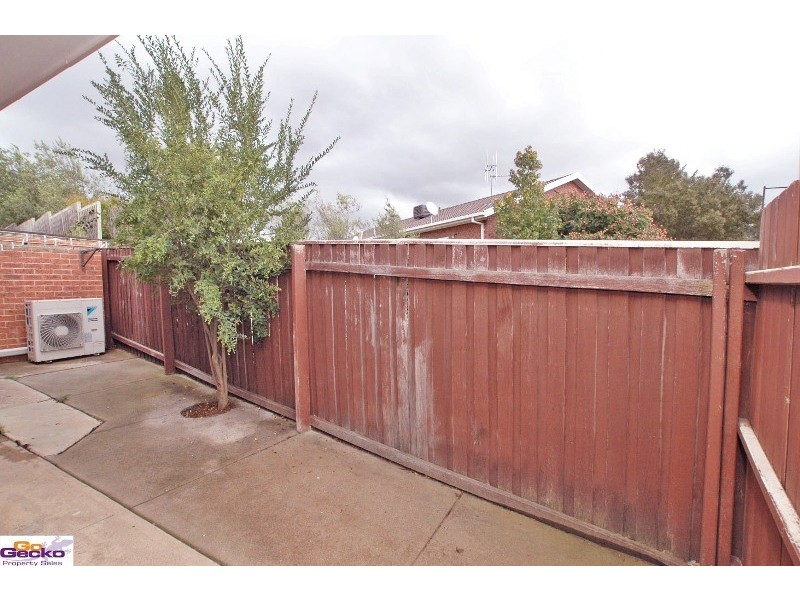 1/4 Parr Place, Queanbeyan NSW 2620