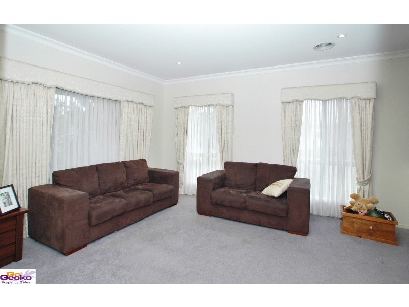 20 Firethorn Place, Jerrabomberra NSW 2619