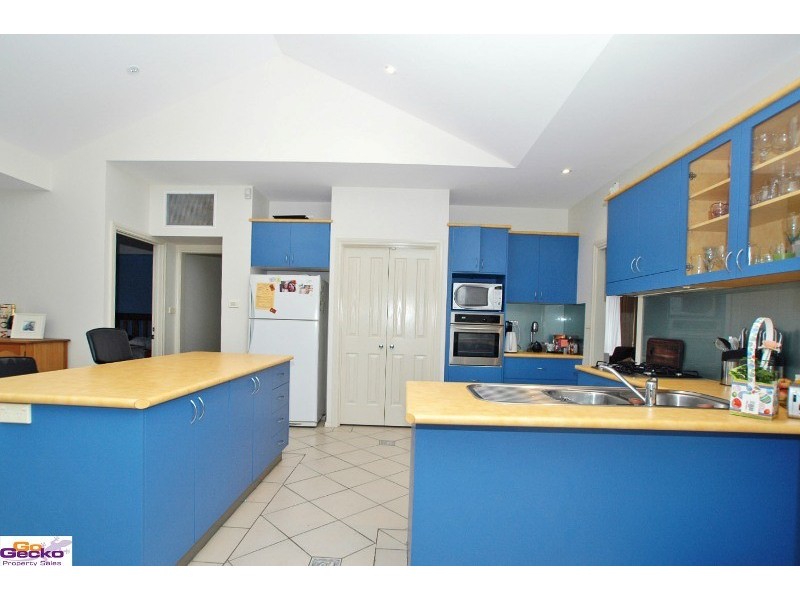 20 Firethorn Place, Jerrabomberra NSW 2619