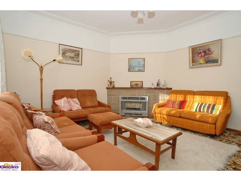 10 Hazelwood Road, Queanbeyan NSW 2620