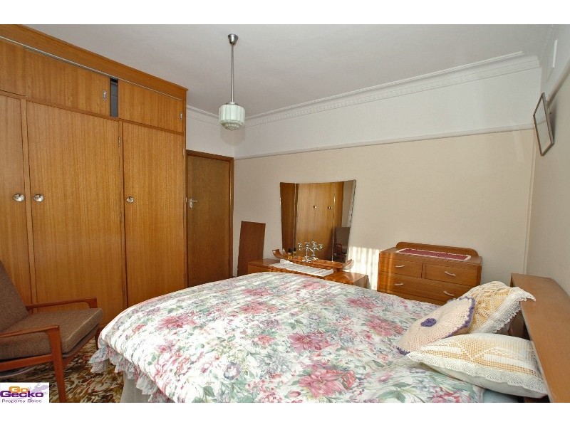 10 Hazelwood Road, Queanbeyan NSW 2620