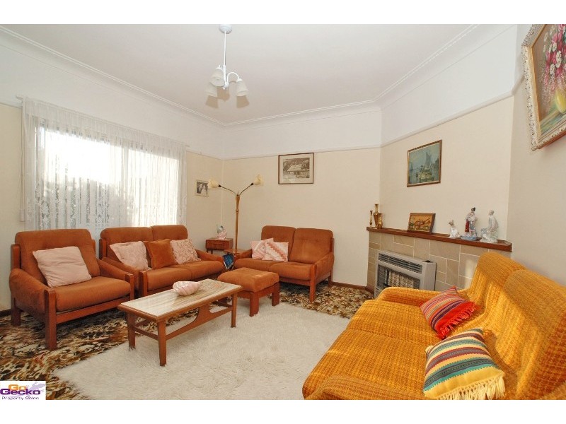 10 Hazelwood Road, Queanbeyan NSW 2620