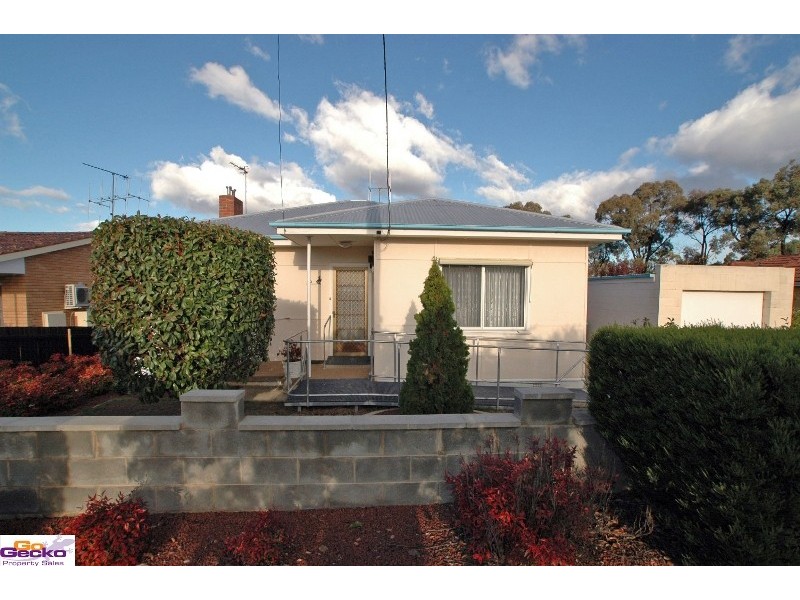 10 Hazelwood Road, Queanbeyan NSW 2620