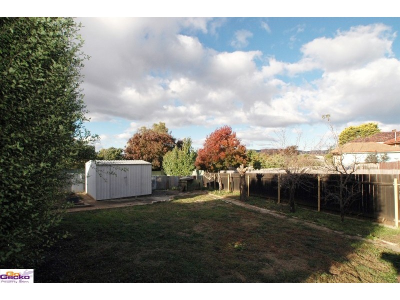 10 Hazelwood Road, Queanbeyan NSW 2620