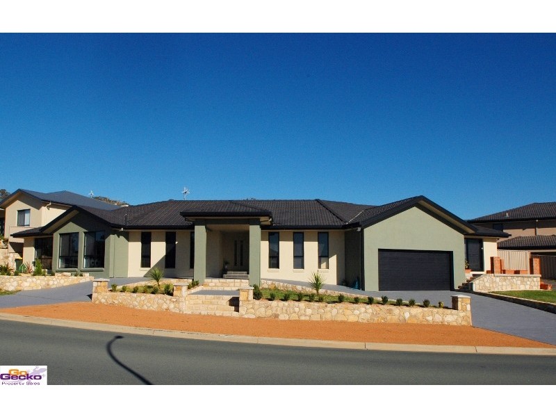 54 Carolyn Jackson Drive, Jerrabomberra NSW 2619