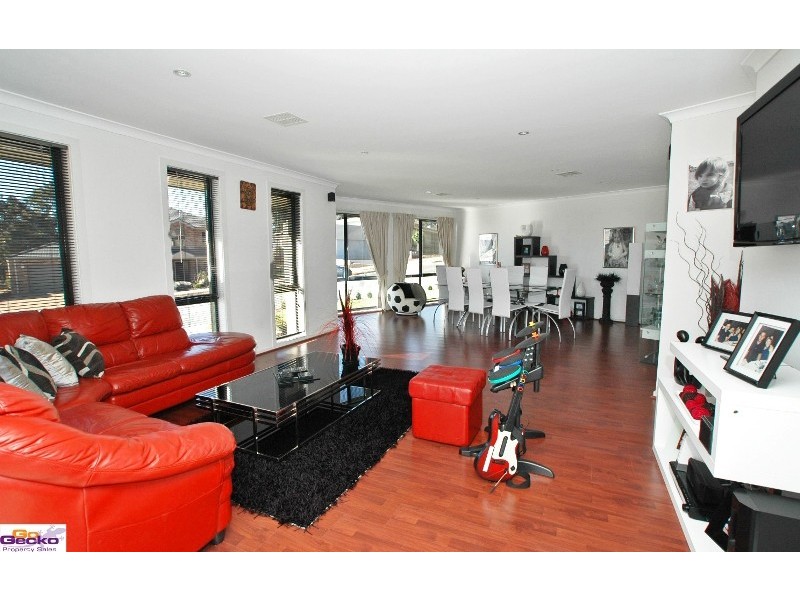 54 Carolyn Jackson Drive, Jerrabomberra NSW 2619