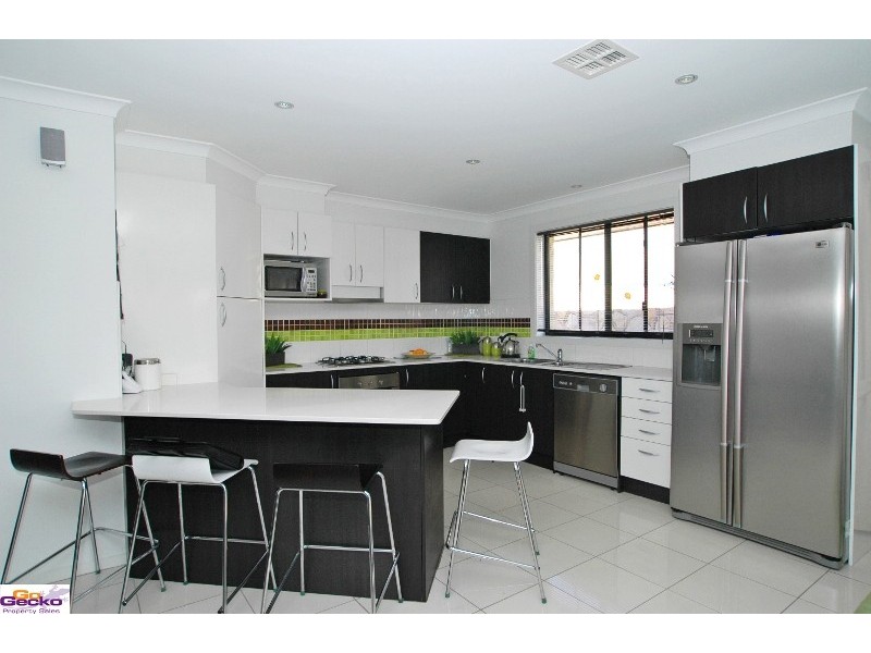 54 Carolyn Jackson Drive, Jerrabomberra NSW 2619