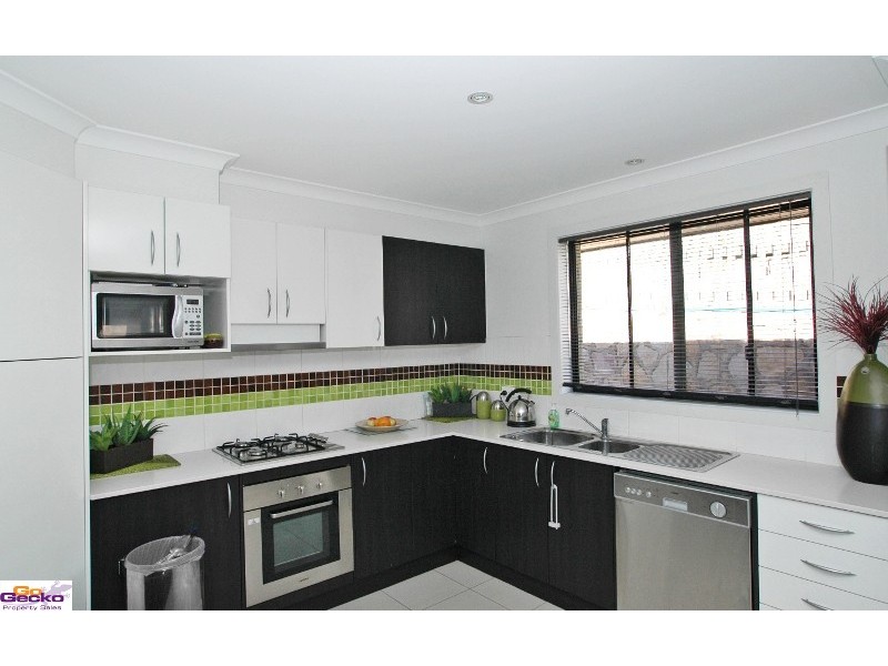 54 Carolyn Jackson Drive, Jerrabomberra NSW 2619