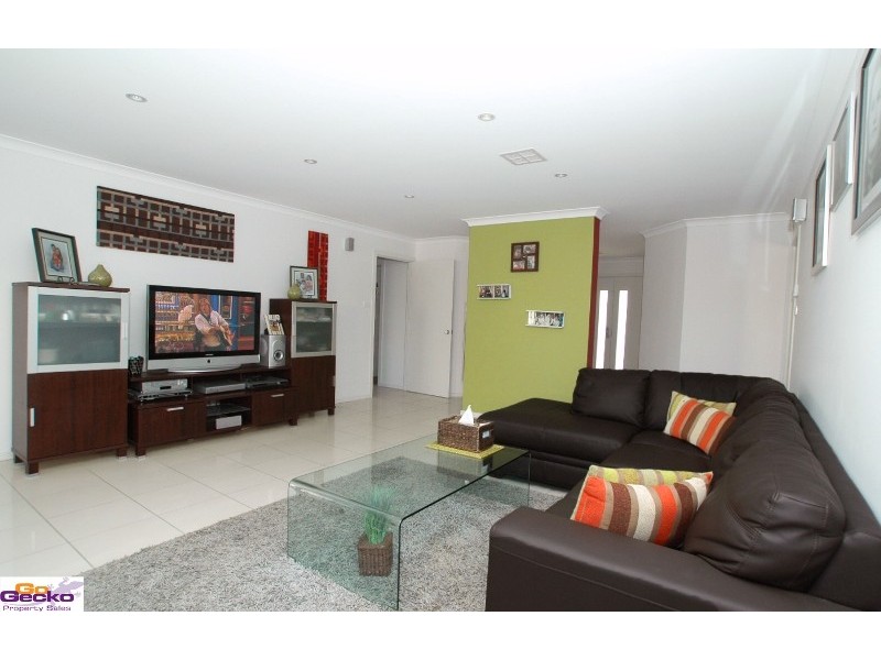 54 Carolyn Jackson Drive, Jerrabomberra NSW 2619