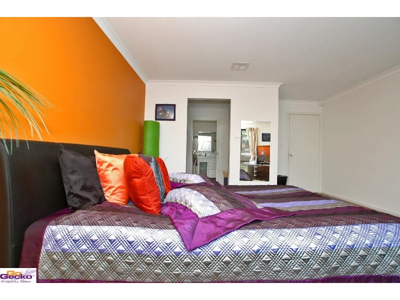 54 Carolyn Jackson Drive, Jerrabomberra NSW 2619