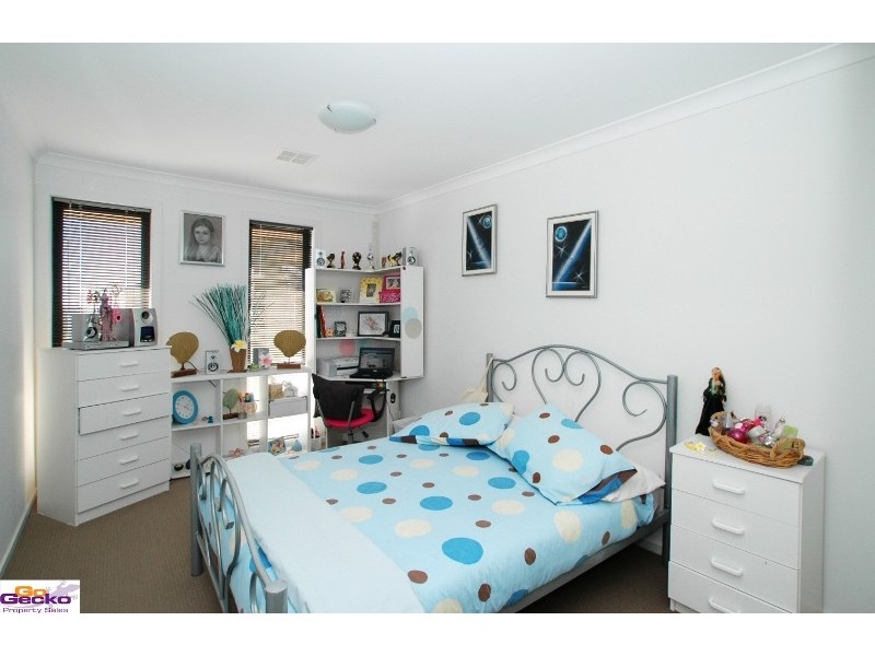 54 Carolyn Jackson Drive, Jerrabomberra NSW 2619