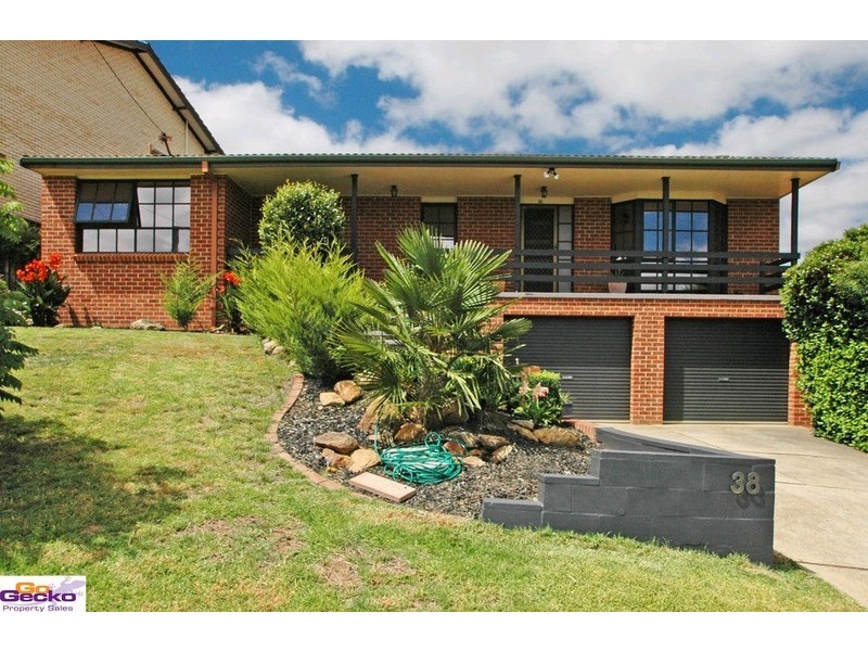 38 Pindari Crescent, Queanbeyan NSW 2620