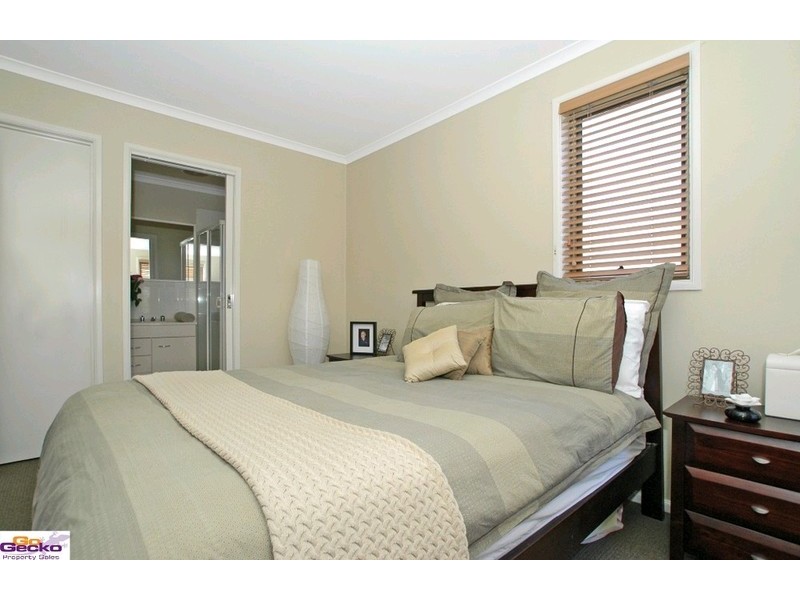 5/14 Pannamena Crescent, Jerrabomberra NSW 2619