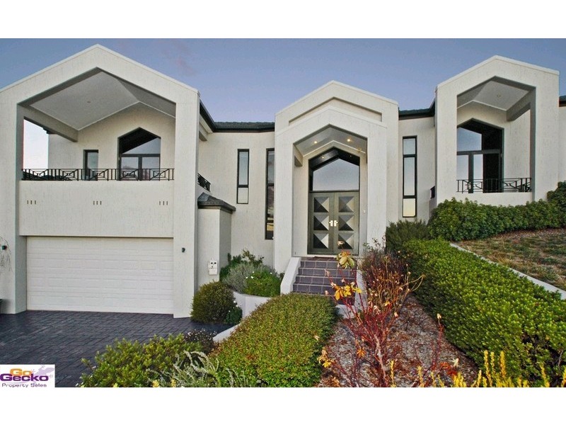 27 Magnolia Close, Jerrabomberra NSW 2619