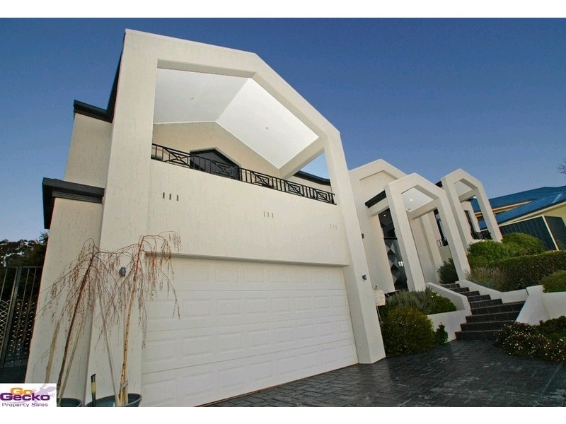 27 Magnolia Close, Jerrabomberra NSW 2619