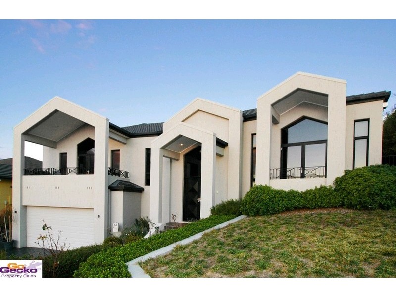 27 Magnolia Close, Jerrabomberra NSW 2619