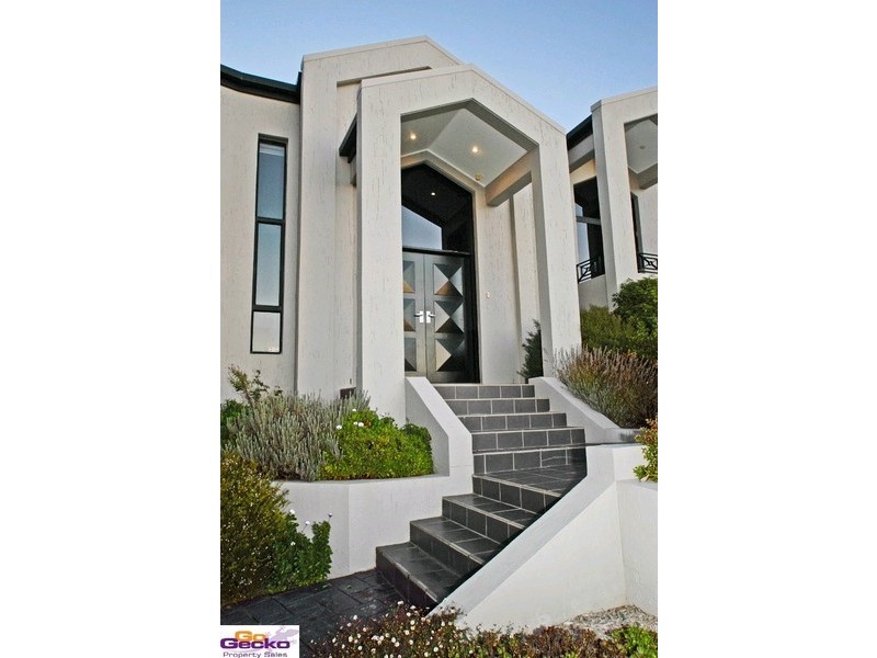 27 Magnolia Close, Jerrabomberra NSW 2619