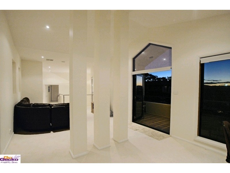 27 Magnolia Close, Jerrabomberra NSW 2619