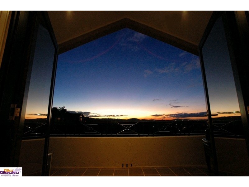 27 Magnolia Close, Jerrabomberra NSW 2619