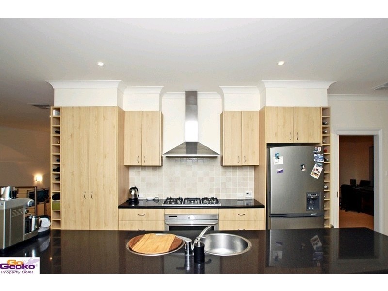 27 Magnolia Close, Jerrabomberra NSW 2619