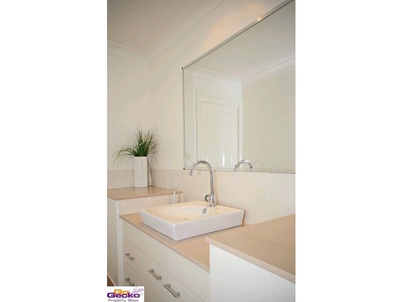 27 Magnolia Close, Jerrabomberra NSW 2619