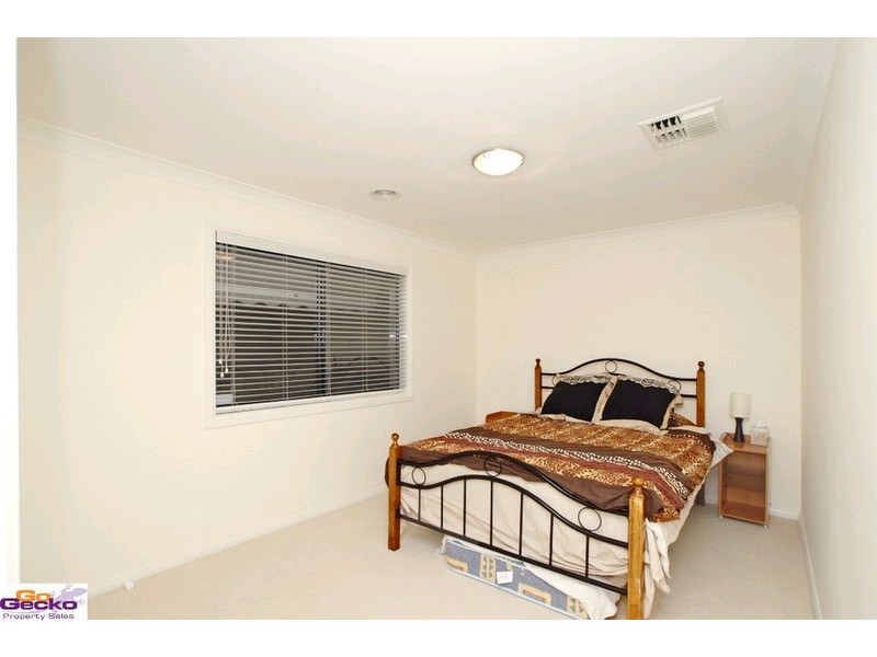 27 Magnolia Close, Jerrabomberra NSW 2619