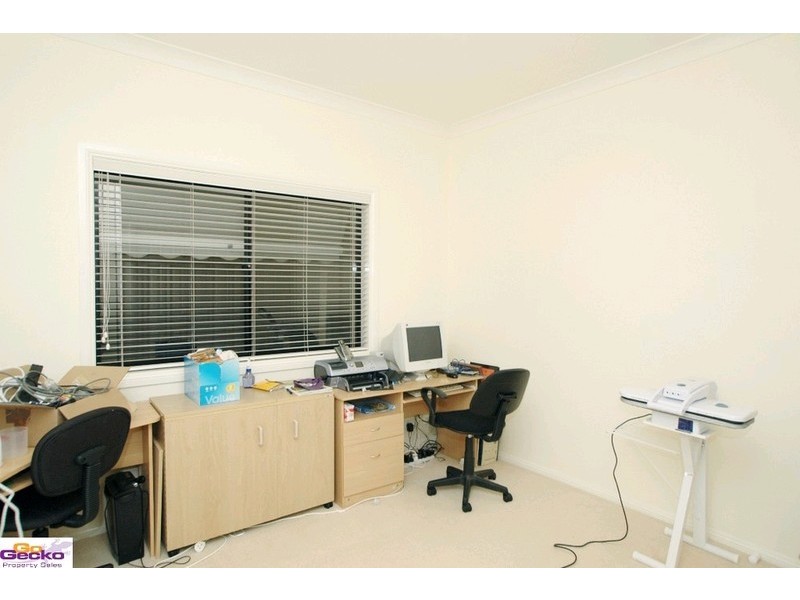 27 Magnolia Close, Jerrabomberra NSW 2619