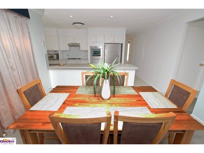 66 Brudunell Drive, Jerrabomberra NSW 2619