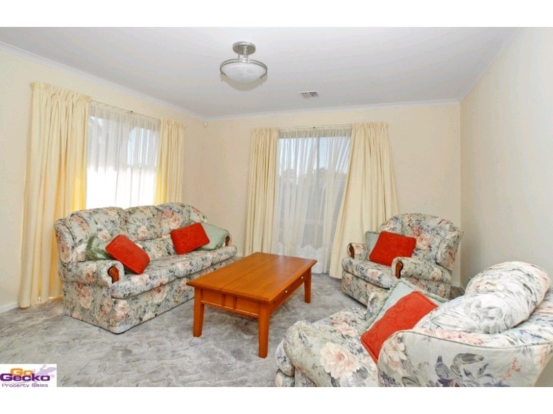 17 Winter Place, Jerrabomberra NSW 2619