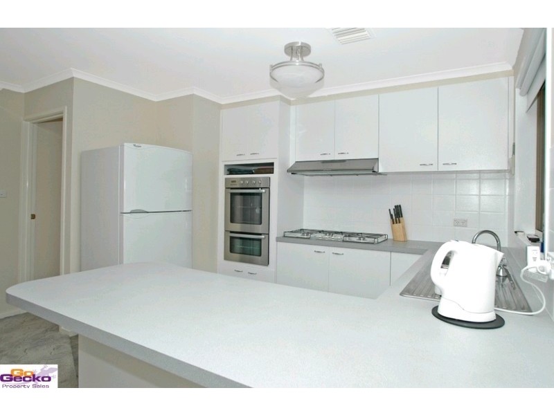 17 Winter Place, Jerrabomberra NSW 2619