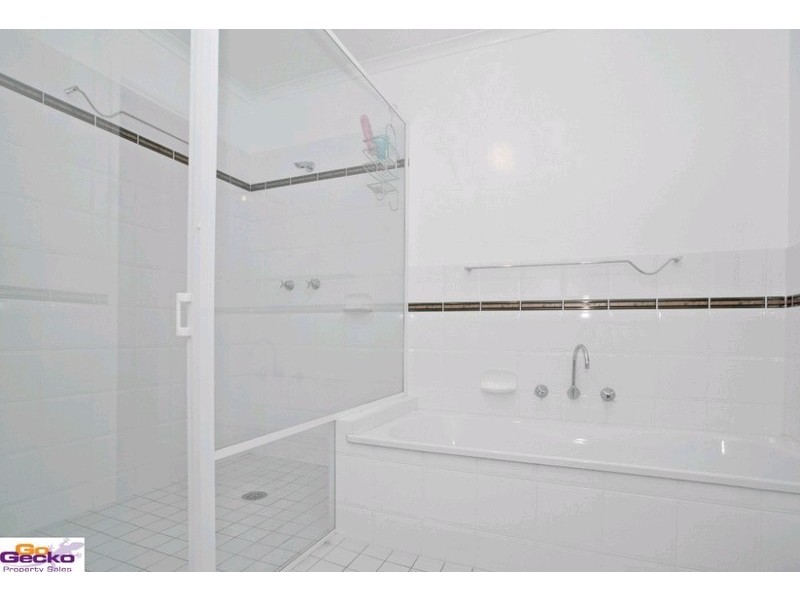 17 Winter Place, Jerrabomberra NSW 2619