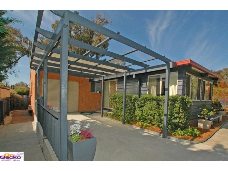 17 Winter Place, Jerrabomberra NSW 2619