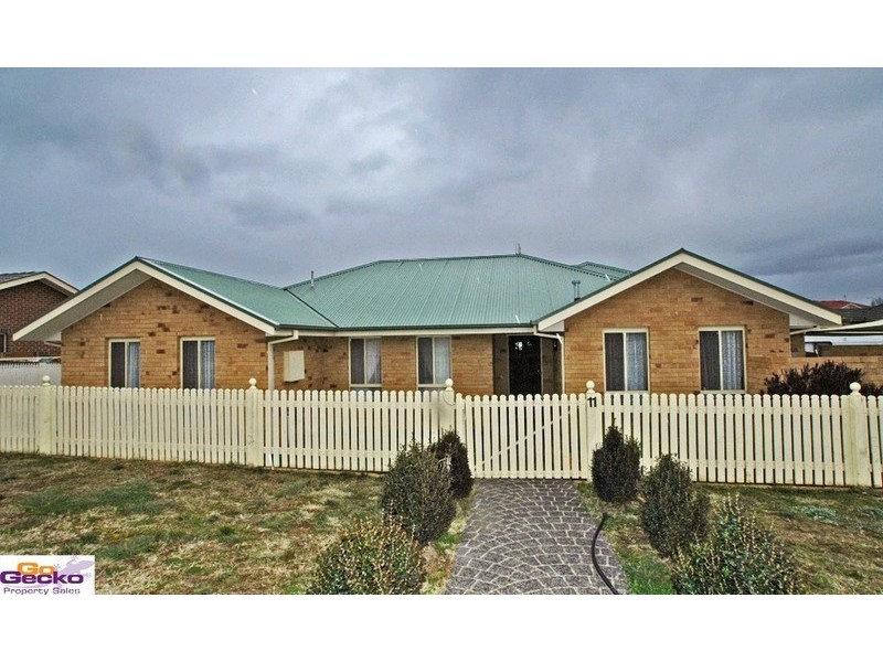 11 Tennyson Drive, Queanbeyan NSW 2620