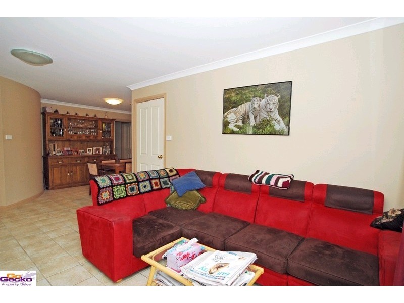 11 Tennyson Drive, Queanbeyan NSW 2620