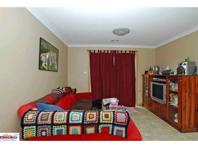 11 Tennyson Drive, Queanbeyan NSW 2620