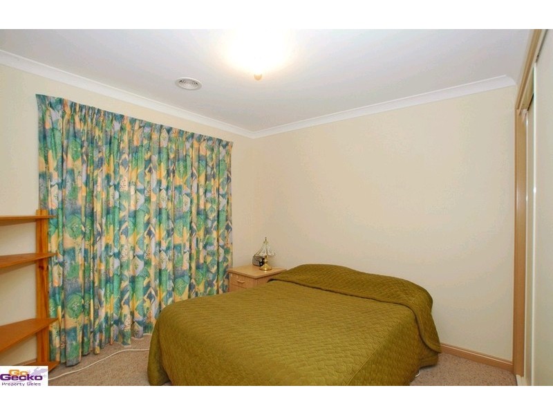 11 Tennyson Drive, Queanbeyan NSW 2620