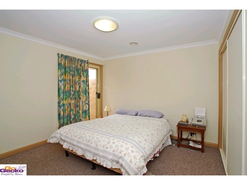 11 Tennyson Drive, Queanbeyan NSW 2620