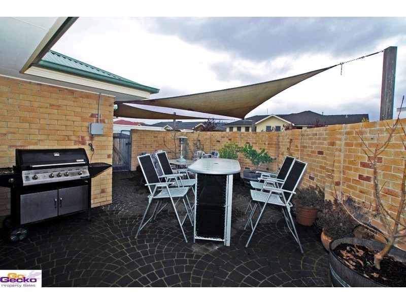 11 Tennyson Drive, Queanbeyan NSW 2620