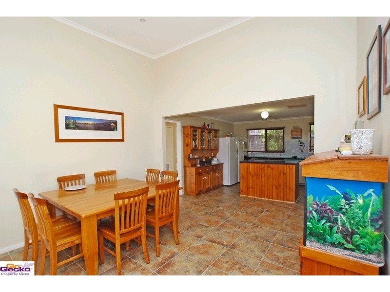 24 Crest Park Parade, Queanbeyan NSW 2620
