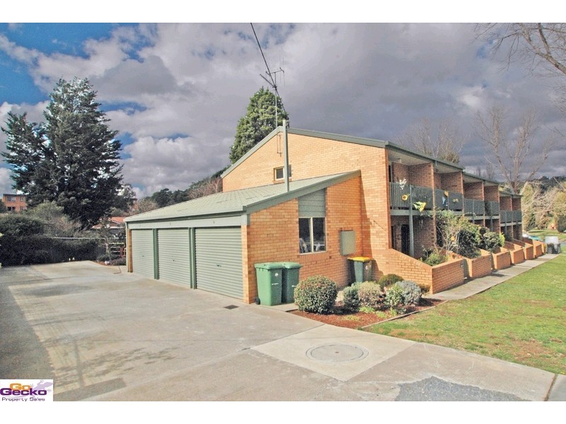 1/4 Booth Street, Queanbeyan NSW 2620