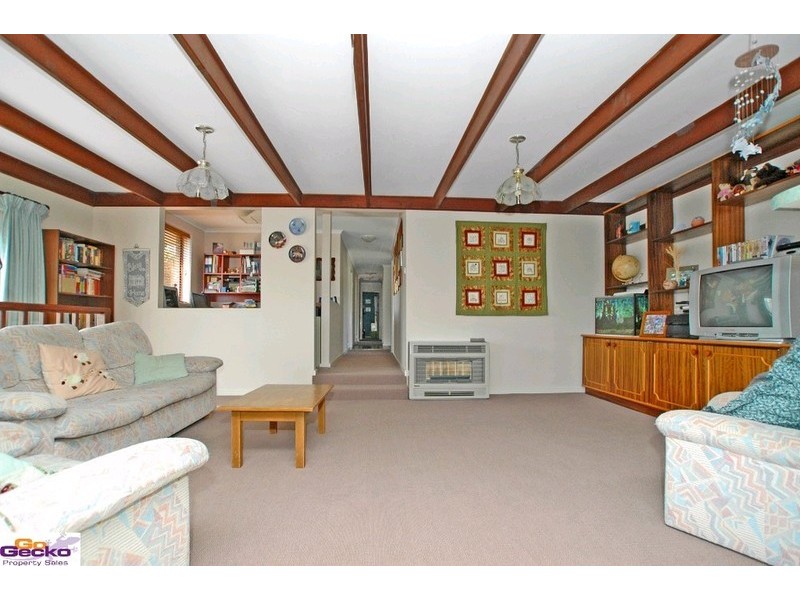 24 Ullamulla Crescent, Queanbeyan NSW 2620