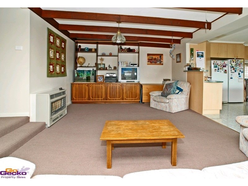 24 Ullamulla Crescent, Queanbeyan NSW 2620