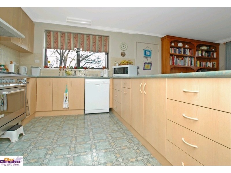 24 Ullamulla Crescent, Queanbeyan NSW 2620