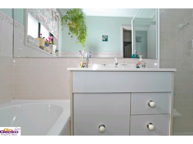 24 Ullamulla Crescent, Queanbeyan NSW 2620